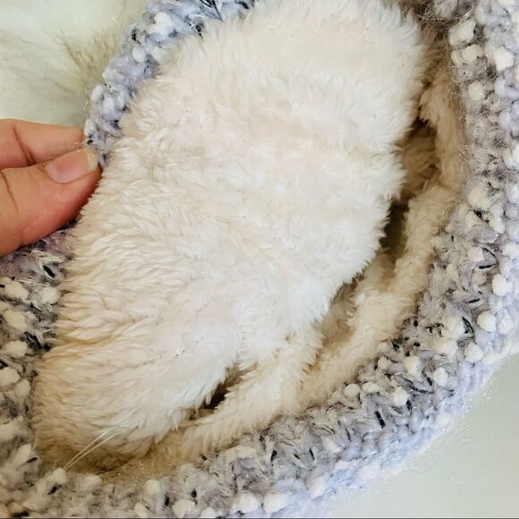 CC Faux Fur Lined Pom Beanie - Picture 3 of 3